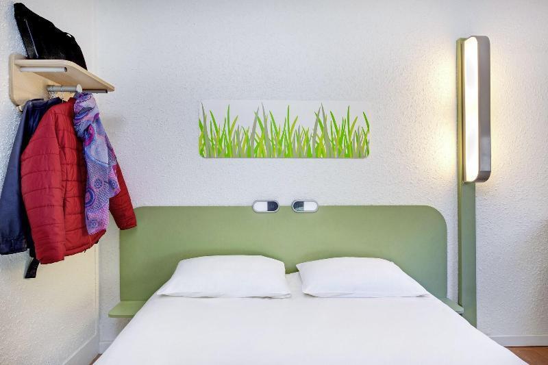 Ibis Budget Versailles Trappes Exterior photo